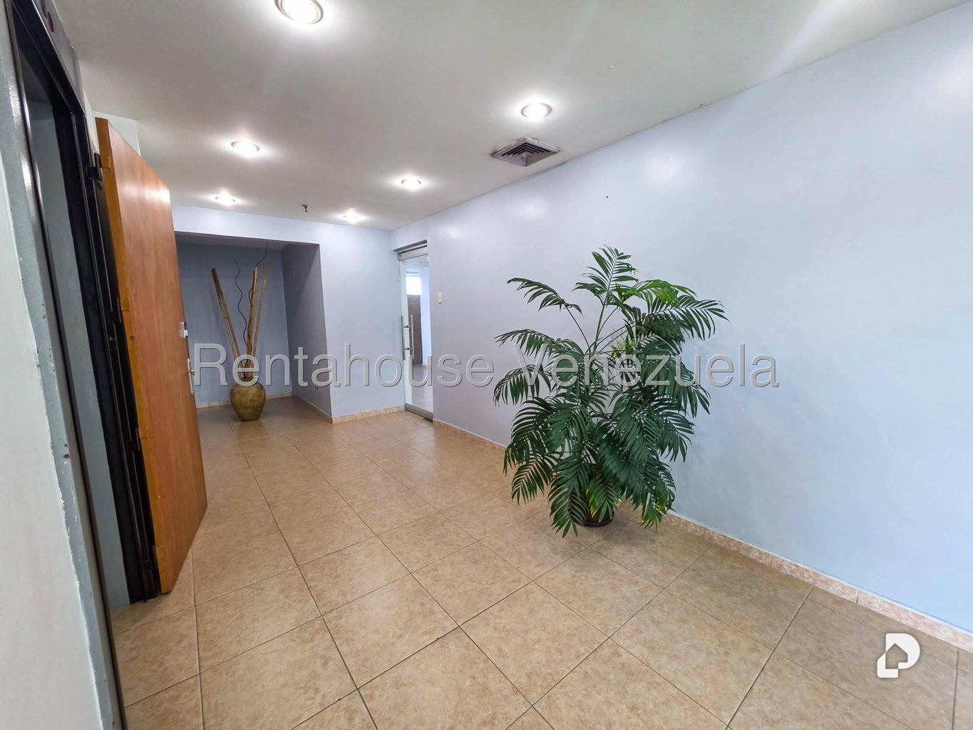 Oficina en Los Dos Caminos, Caracas – 3