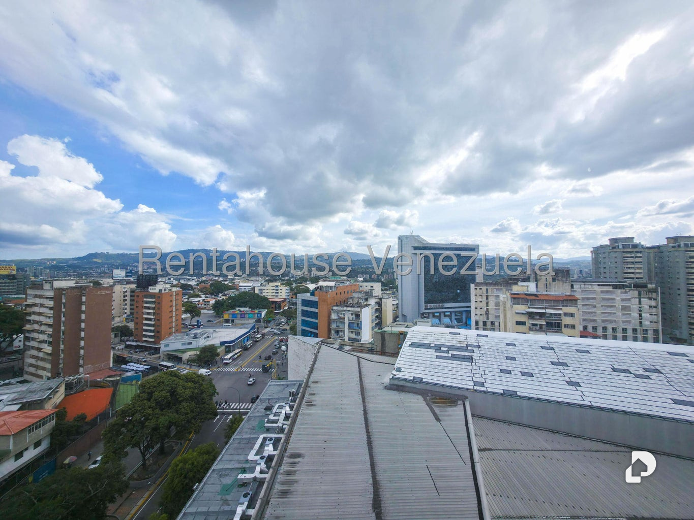 Oficina en Los Dos Caminos, Caracas – 11