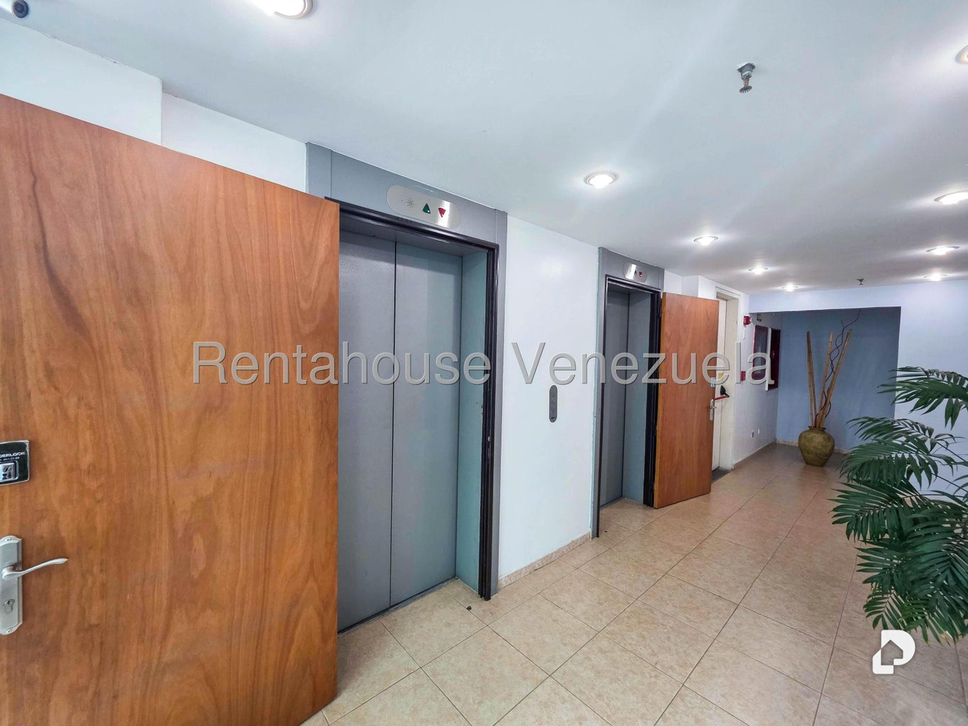 Oficina en Los Dos Caminos, Caracas – 2
