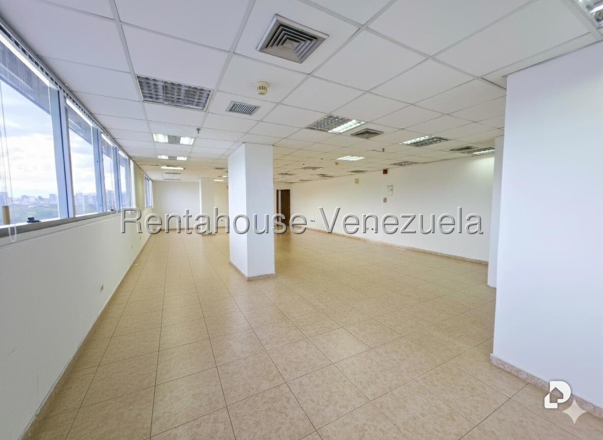 Oficina en Los Dos Caminos, Caracas – 6
