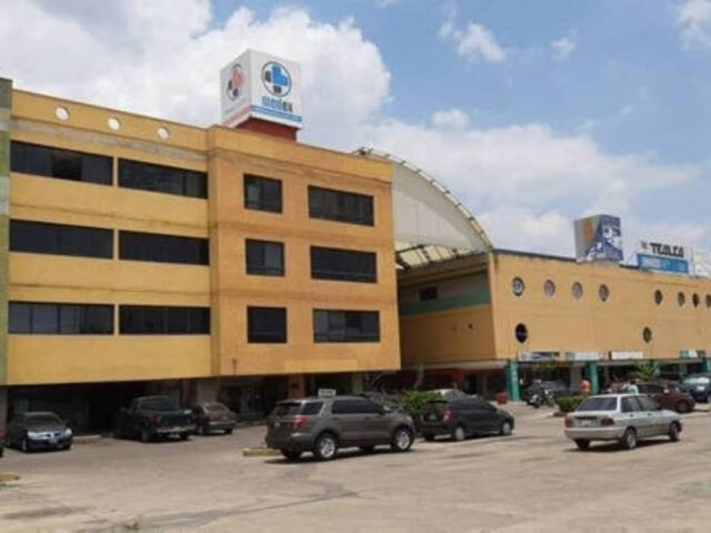 Local comercial en Zona Industrial, Valencia - 1