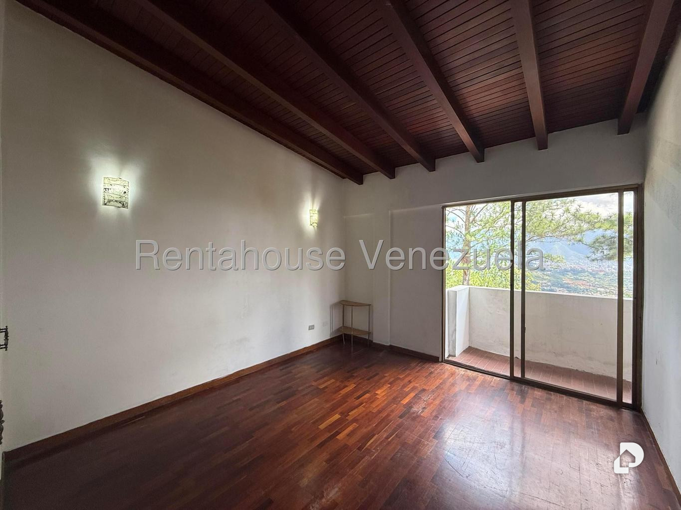 Casa en Alto Prado, Caracas – 30