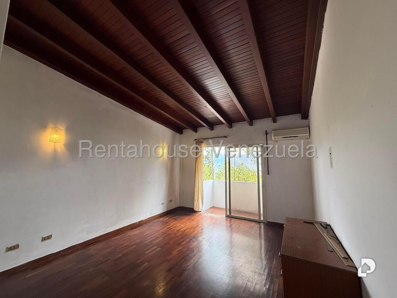 Casa en Alto Prado, Caracas – 17