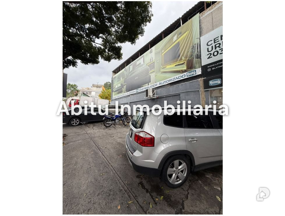 Local comercial en La Trinidad, Caracas – 21