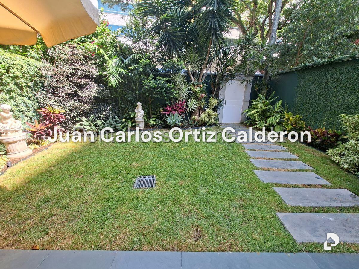 Casa en Los Palos Grandes, Caracas – 4