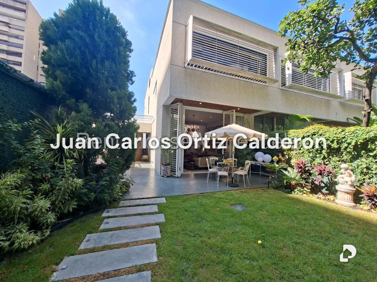 Casa en Los Palos Grandes, Caracas – 2