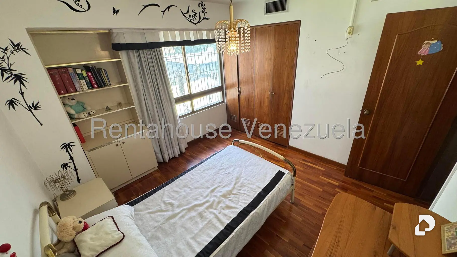 Apartamento en La Florida, Caracas – 25