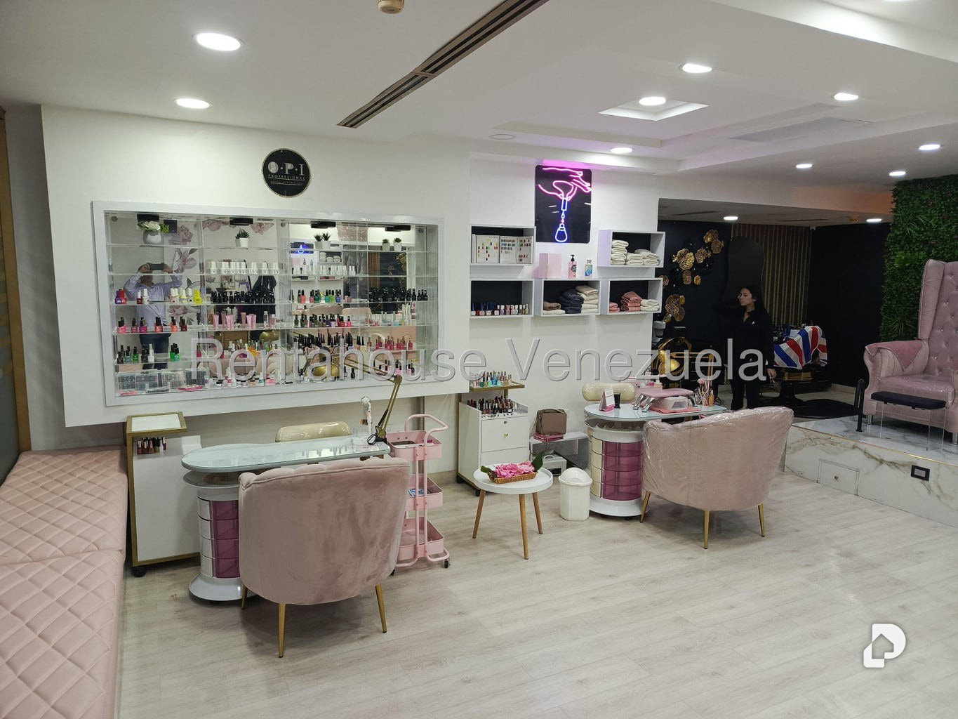 Commercial space in Las Mercedes, Caracas – 3