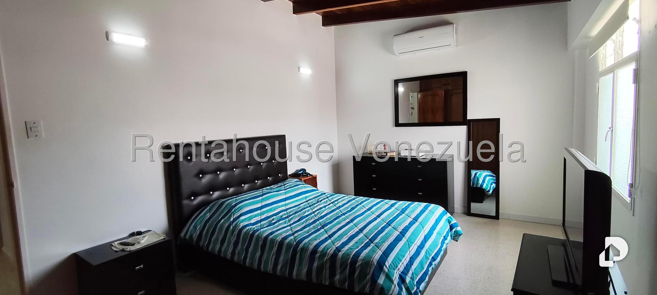 Casa en Alto Prado, Caracas – 18