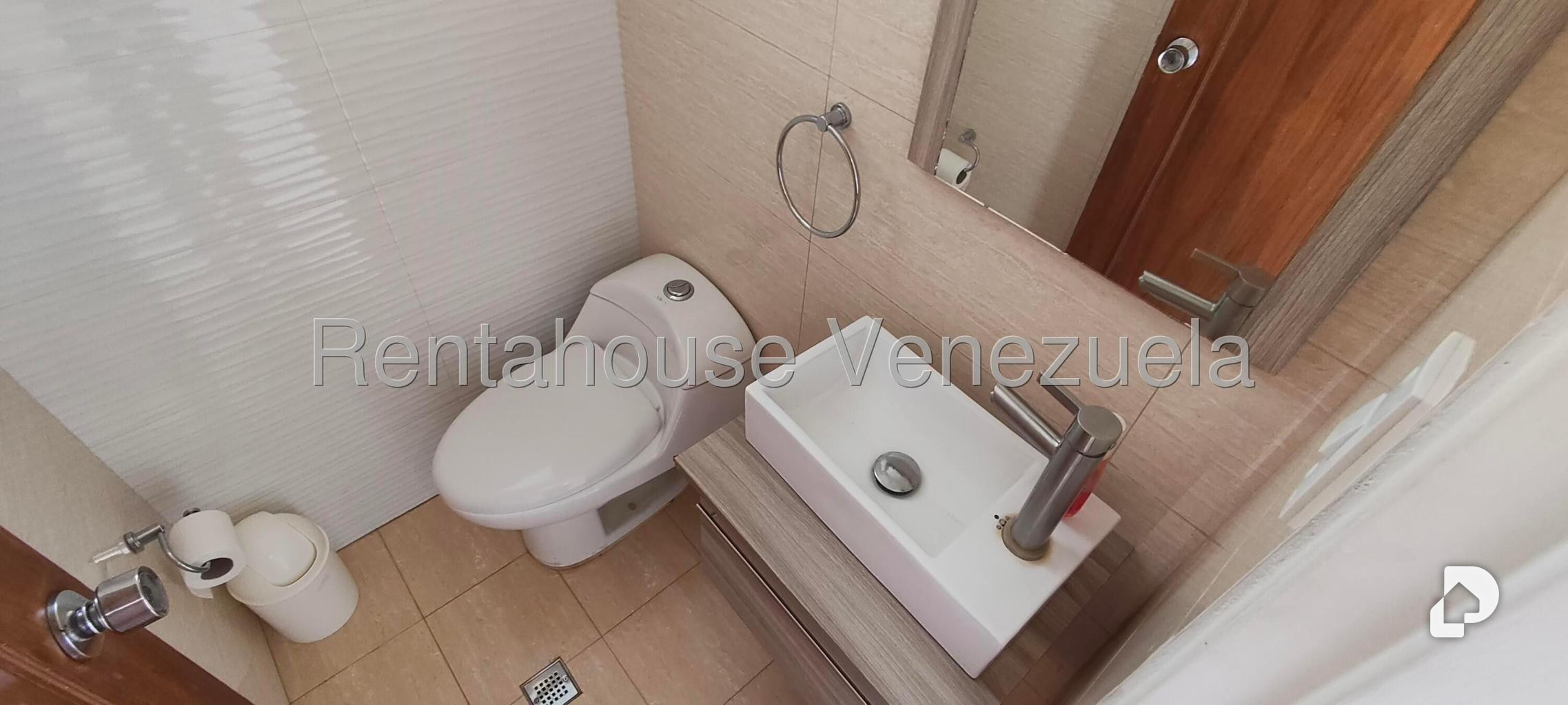 Casa en Alto Prado, Caracas – 14