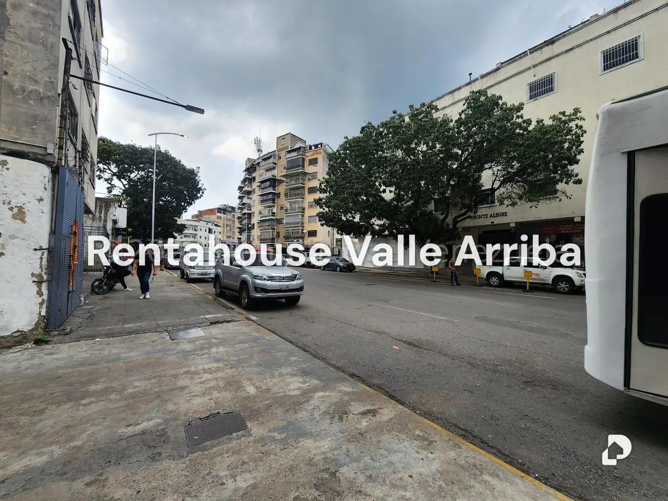 Local comercial en Bello Monte, Caracas – 18
