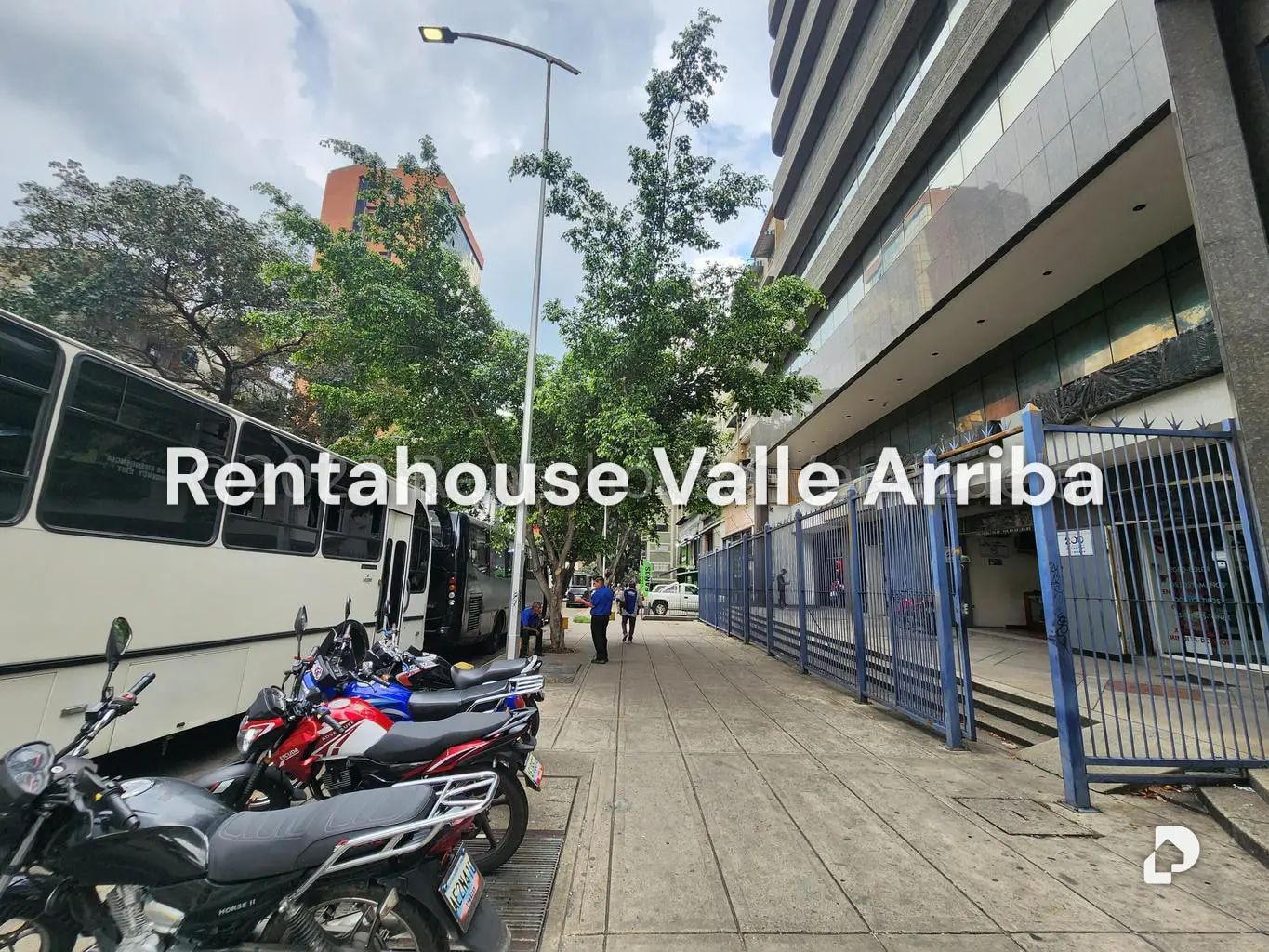 Local comercial en Bello Monte, Caracas – 19