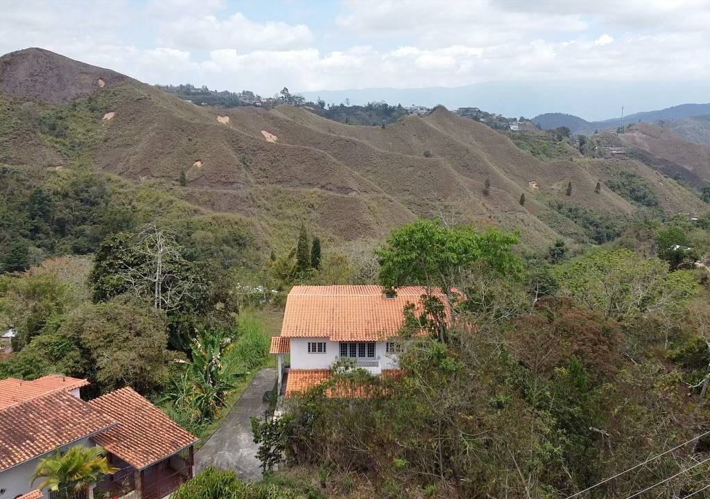 Terreno en Sector El Amarillo, Altos Mirandinos - 1