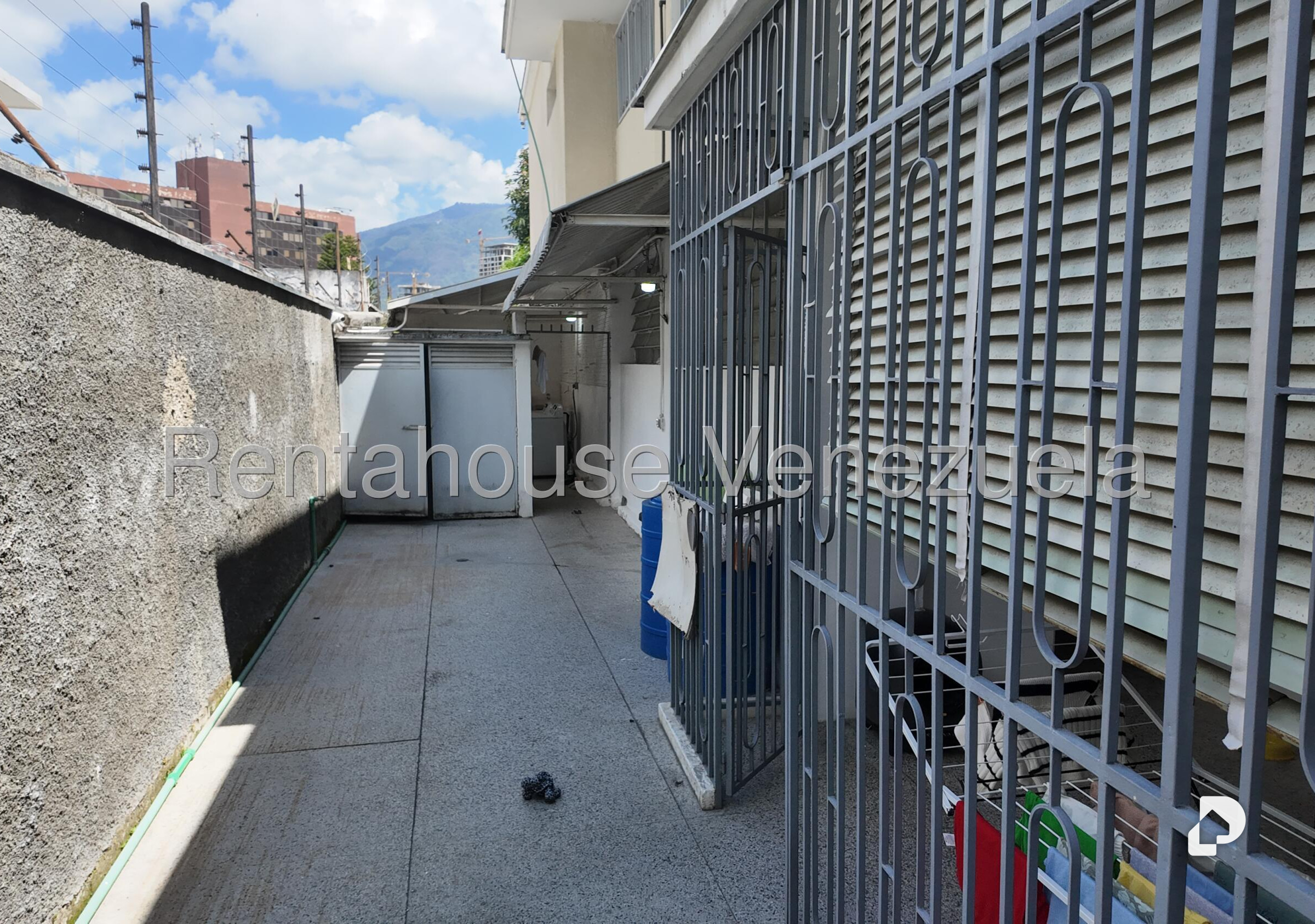 Casa en San Román, Caracas – 13