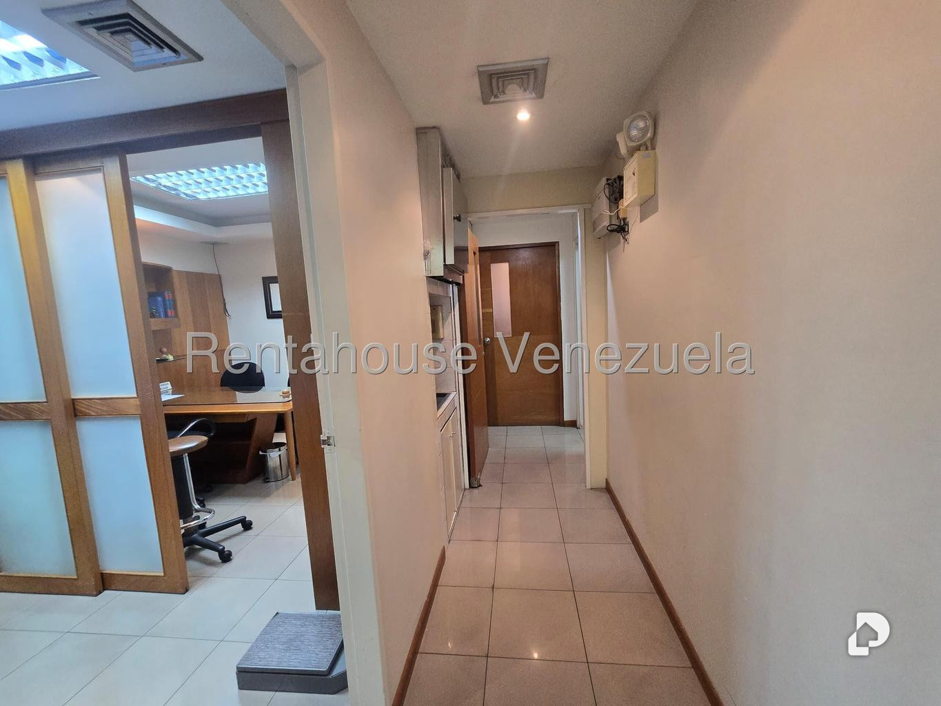 Local comercial en San Bernardino, Caracas – 16