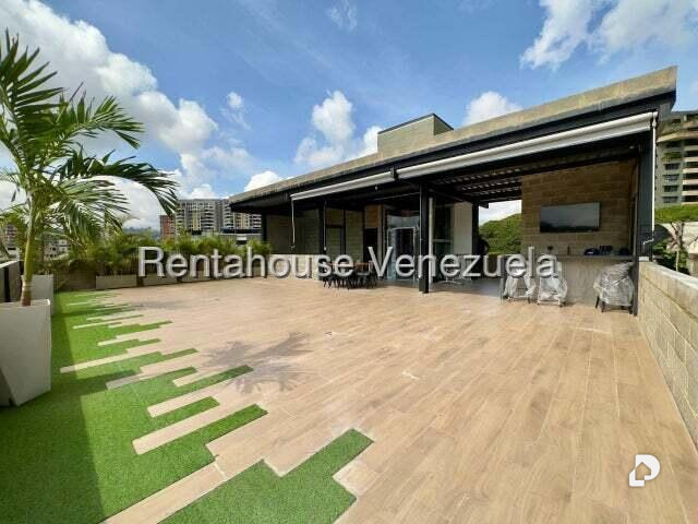 Local comercial en La Florida, Caracas – 17
