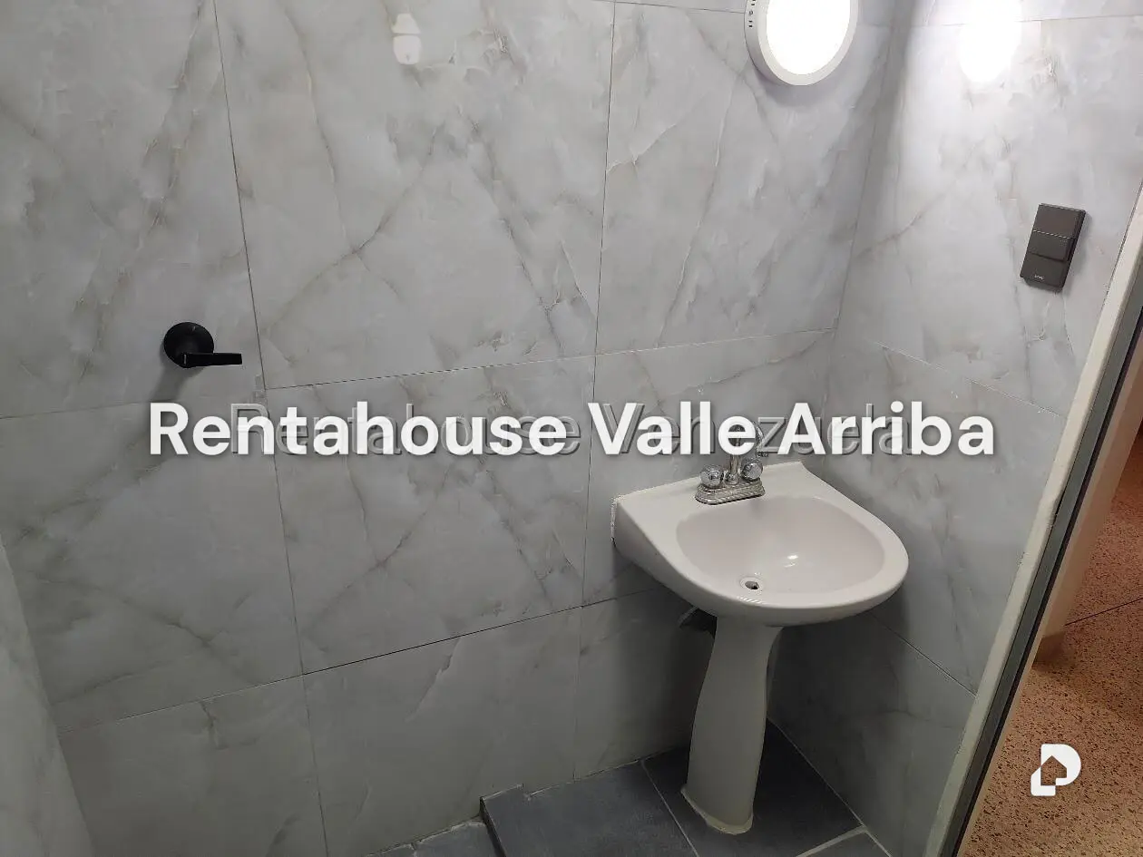 Apartamento en Parroquia Santa Teresa, Caracas – 28