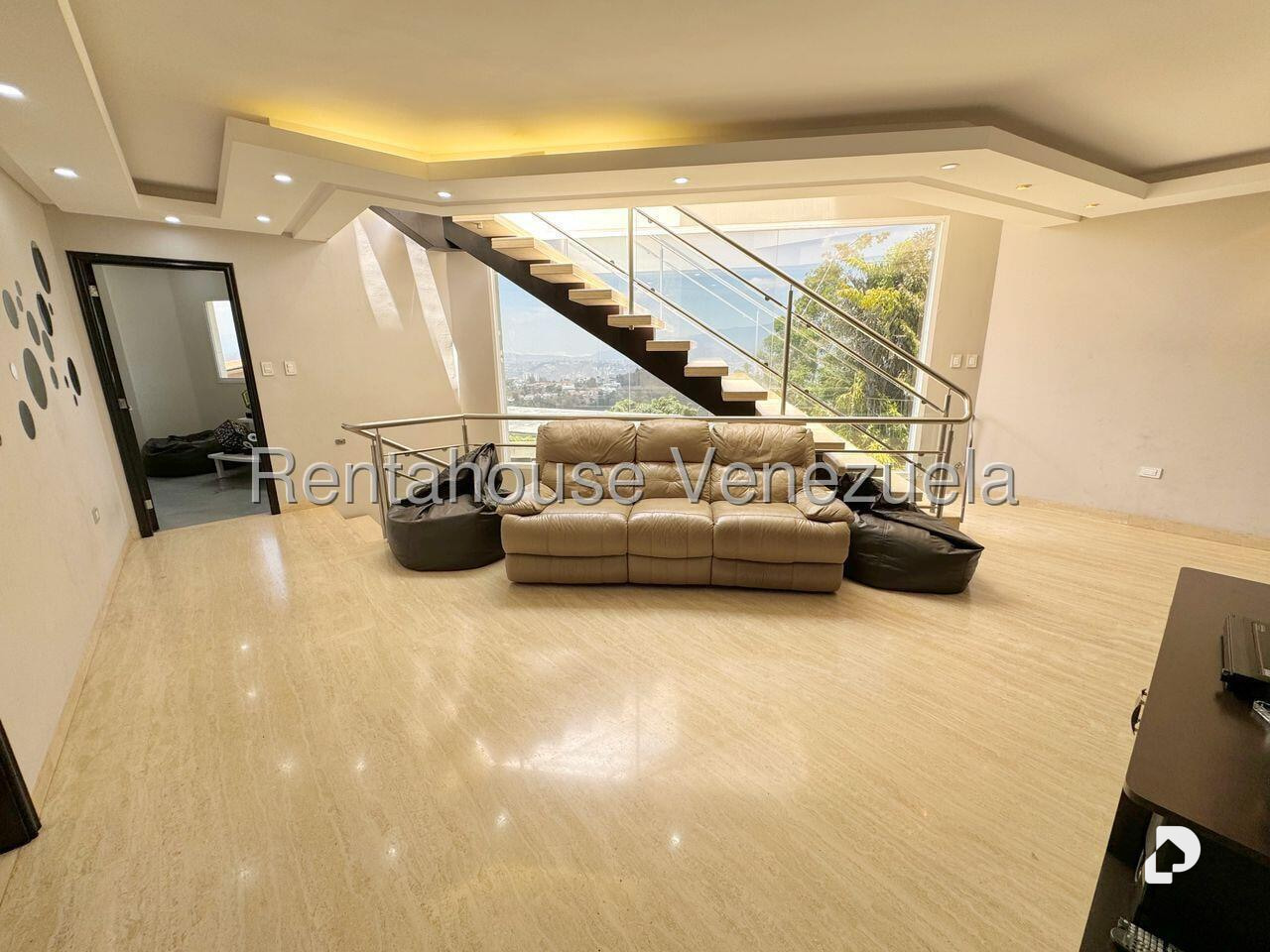 Casa en Los Naranjos (del Cafetal), Caracas – 24