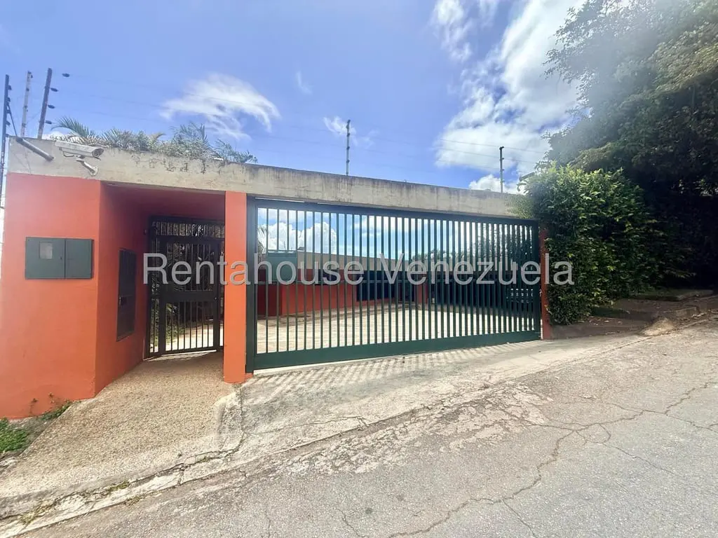 House in La Lagunita Country Club, Caracas - 1