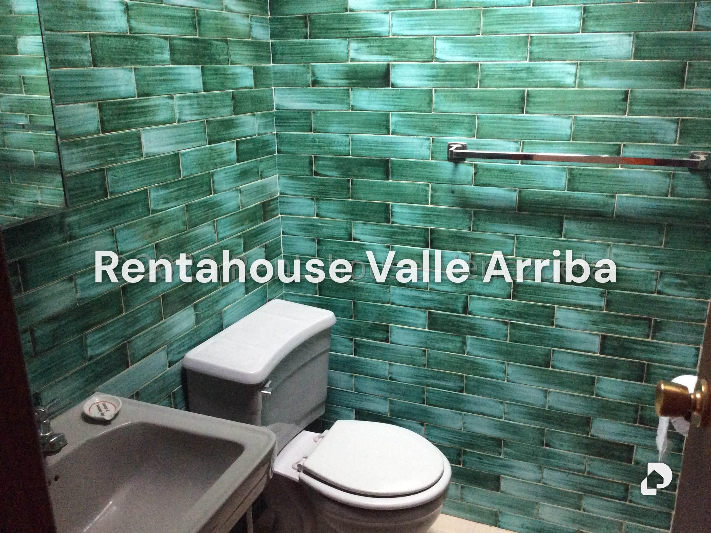 House in La Boyera, Caracas – 17