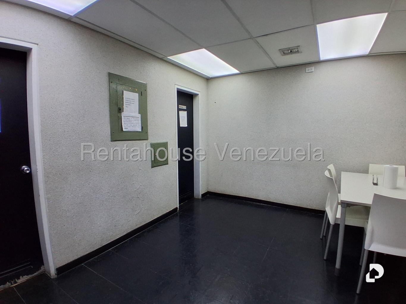 Oficina en El Rosal, Caracas – 11