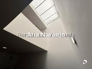 Casa en Alto Prado, Caracas – 14