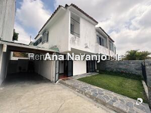 Casa en Alto Prado, Caracas – 2