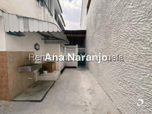 Casa en Alto Prado, Caracas – 23