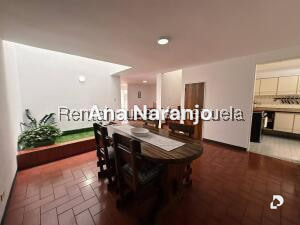 Casa en Alto Prado, Caracas – 12