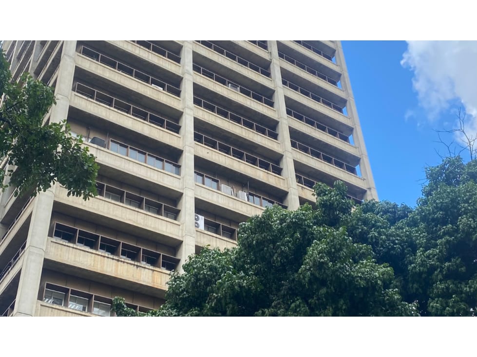 Oficina en Los Palos Grandes, Caracas - 1