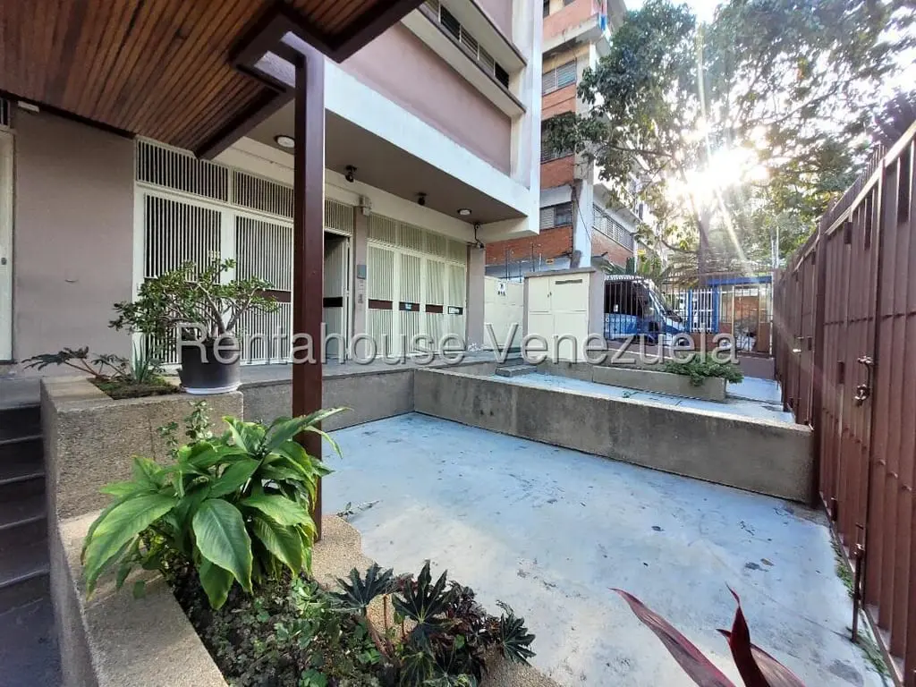 Warehouse in La Urbina, Caracas - 1
