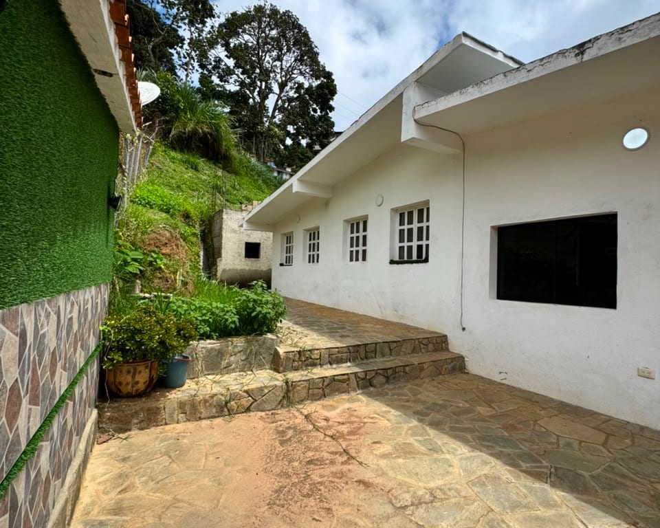 Casa en La Suiza, Altos Mirandinos - 1