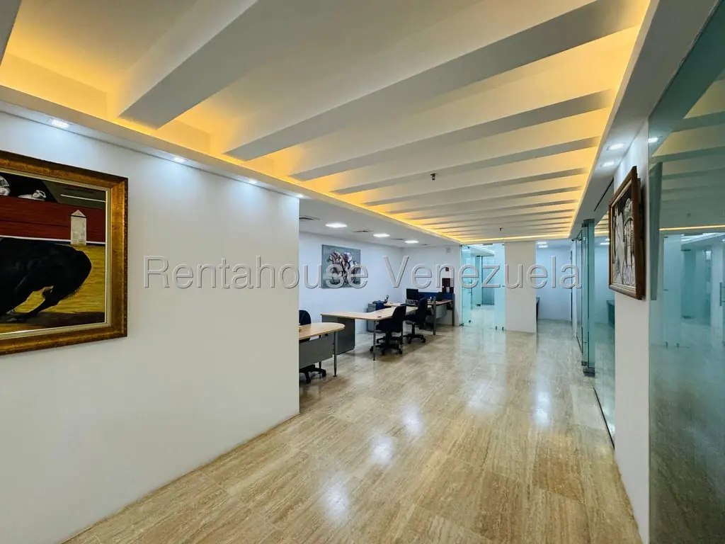 Office in Macaracuay, Caracas - 1