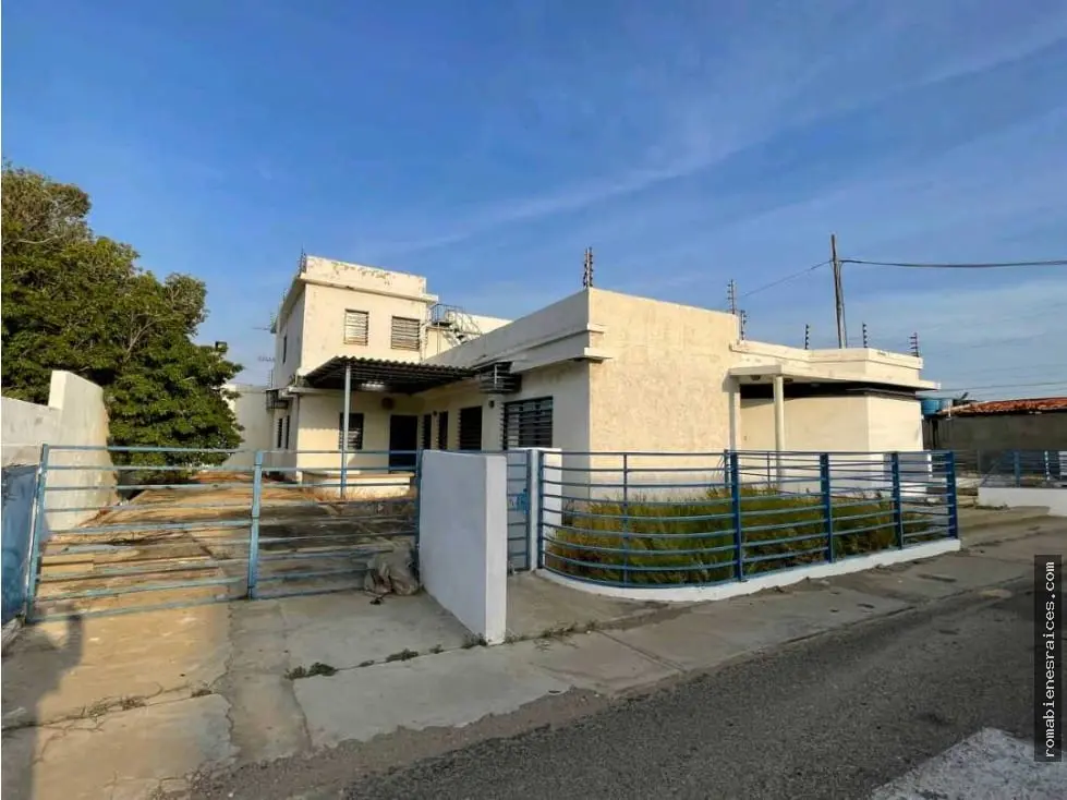 Edificio en Punto Fijo - 1