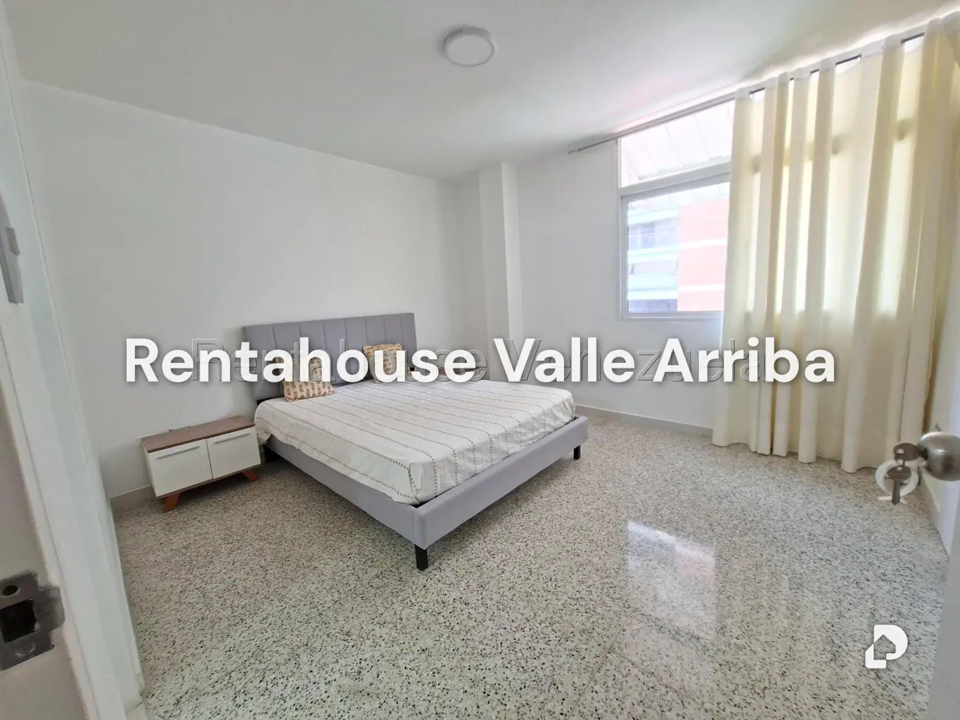Apartamento en Los Palos Grandes, Caracas – 8