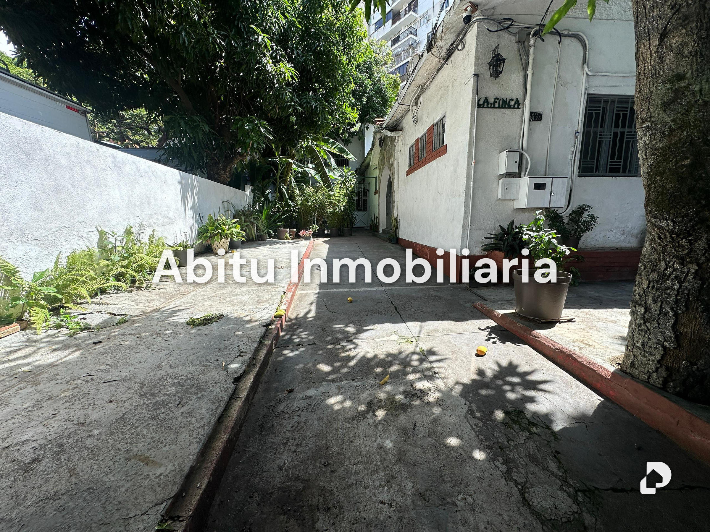 Casa en Los Palos Grandes, Caracas – 4