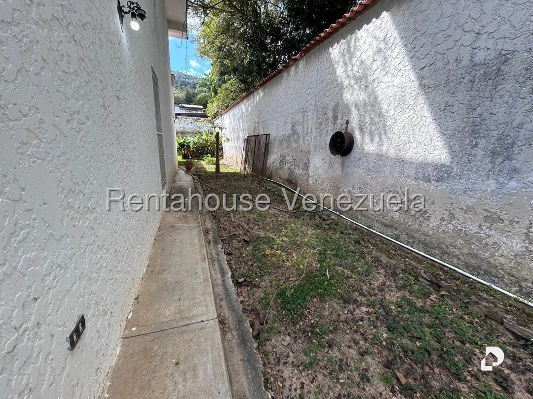 Casa en Sorocaima, Caracas – 25