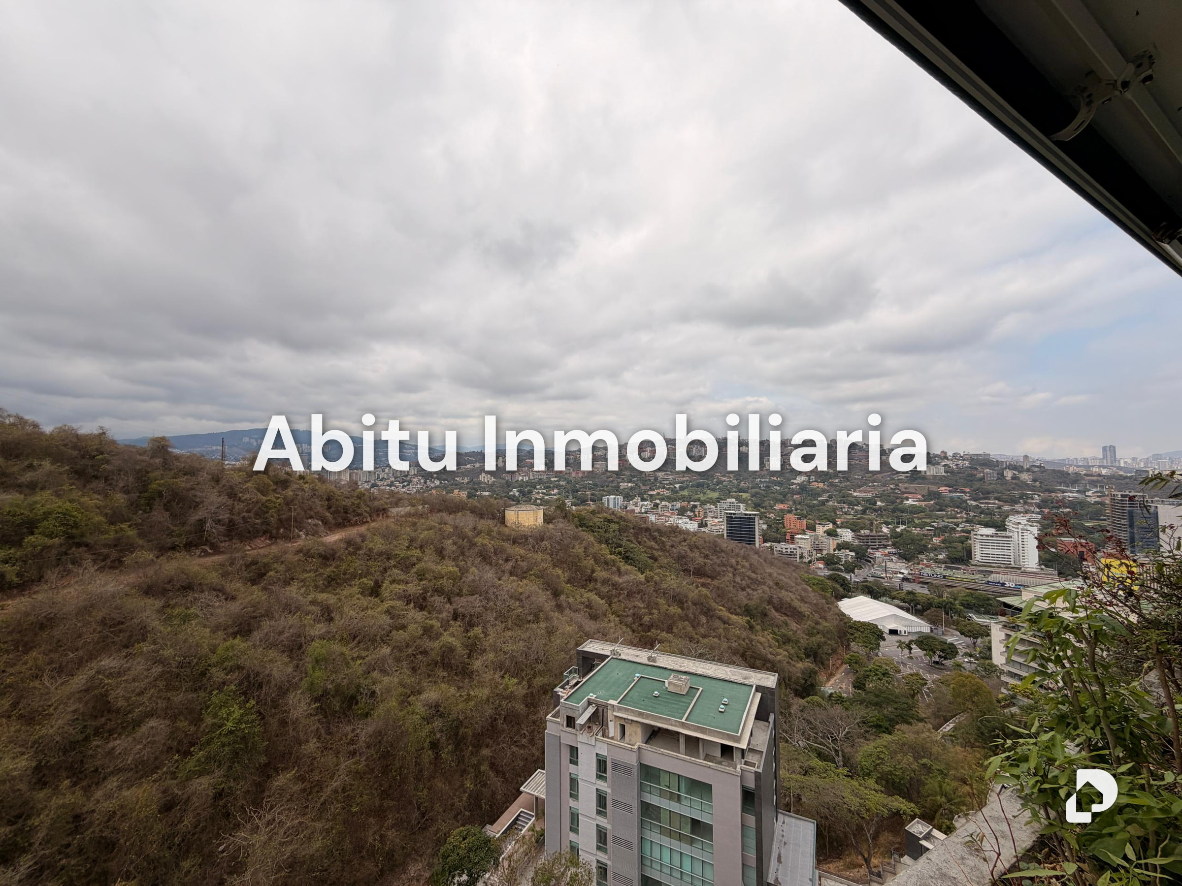 Apartamento en Lomas de Las Mercedes, Caracas – 10