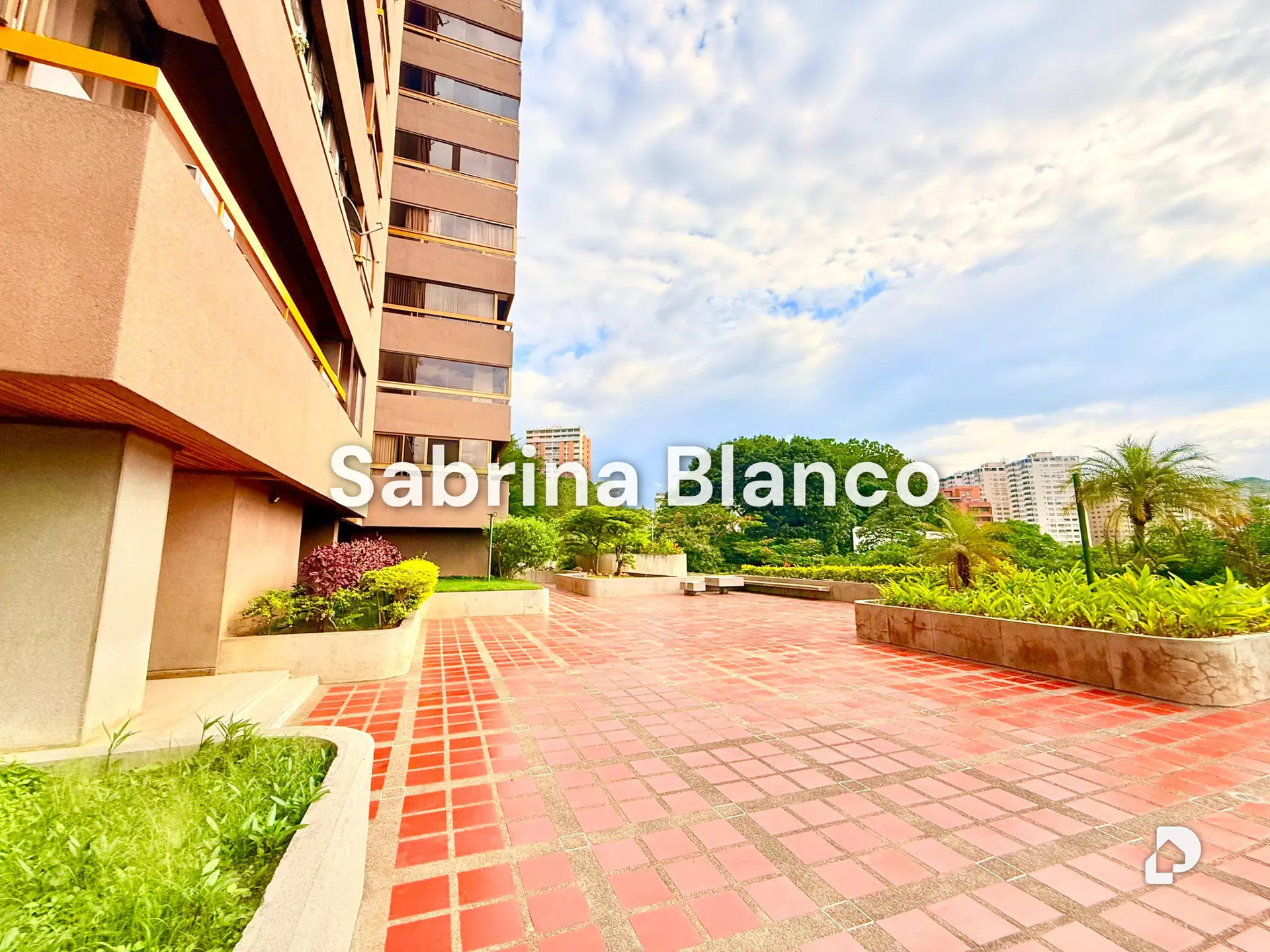 Apartamento en Santa Rosa de Lima, Caracas – 12