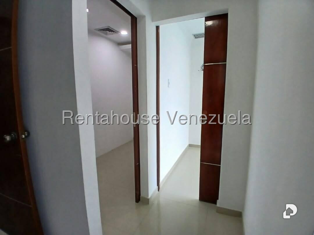 Oficina en Las Mercedes, Caracas – 6