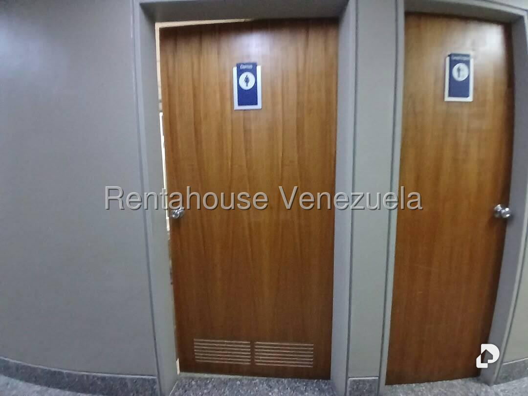 Oficina en Las Mercedes, Caracas – 21