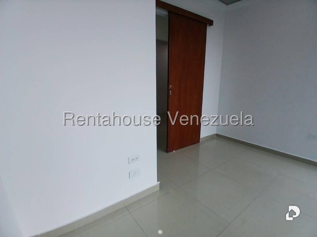 Oficina en Las Mercedes, Caracas – 11
