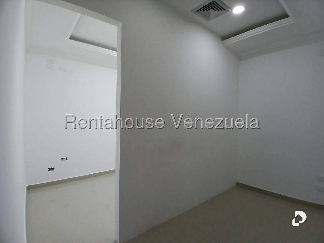 Oficina en Las Mercedes, Caracas – 16
