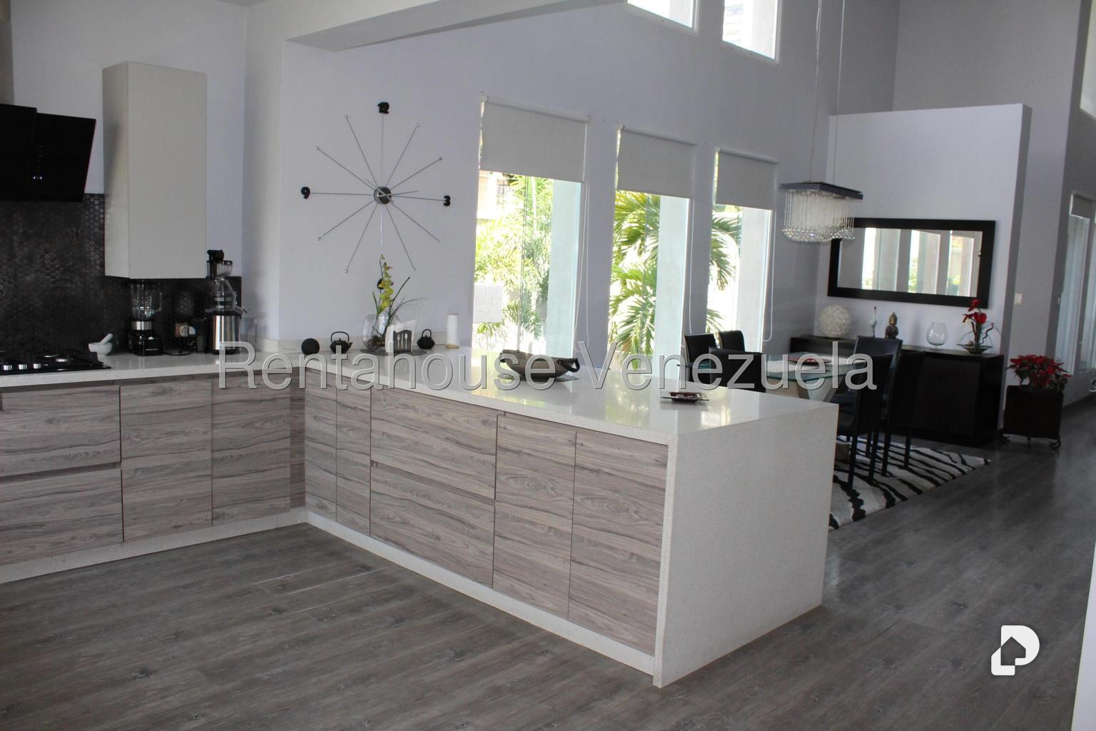 Casa en Altamira, Caracas – 24