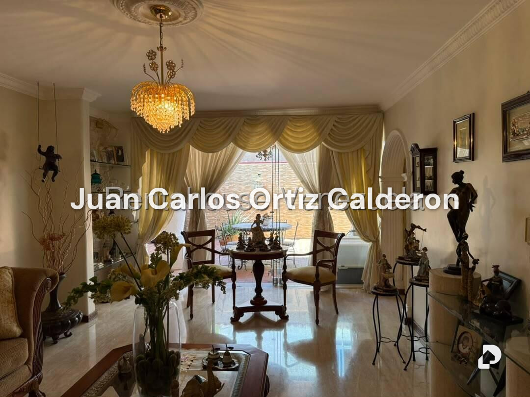 Casa en Santa Paula, Caracas – 23