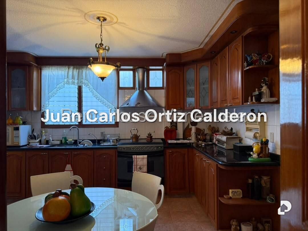 Casa en Santa Paula, Caracas – 28