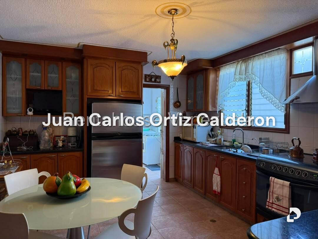 Casa en Santa Paula, Caracas – 27