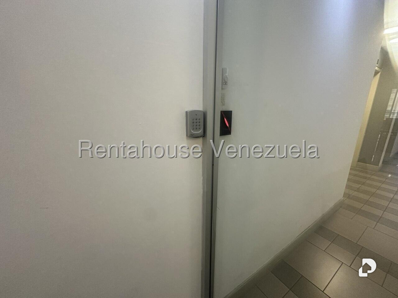 Oficina en Santa Paula, Caracas – 19