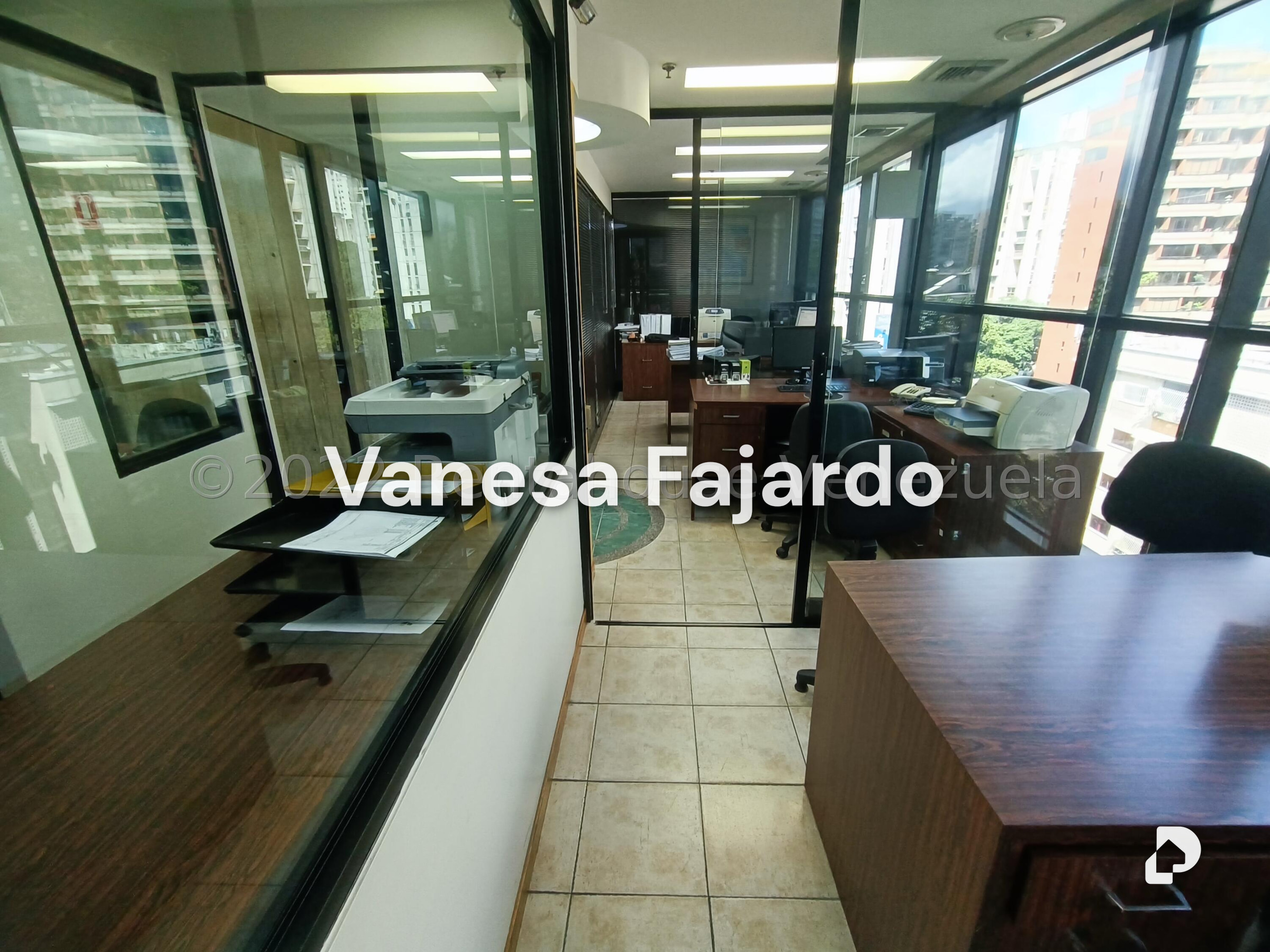 Oficina en El Bosque, Caracas – 19