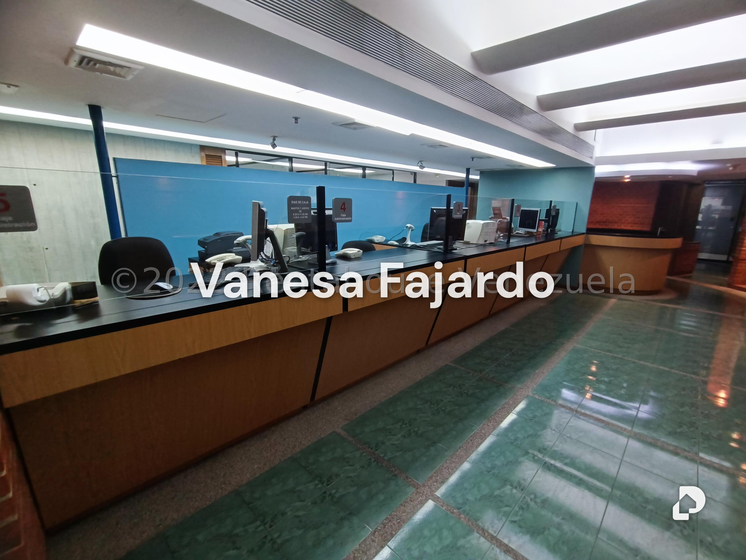 Oficina en El Bosque, Caracas – 27